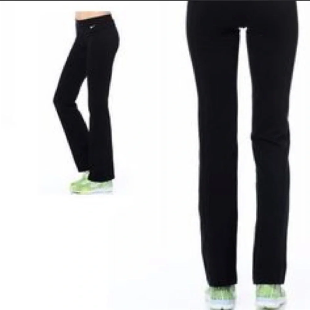 NWT Nike: Extra Small Long Black Flare Workout Leggings - Picture 2 of 8